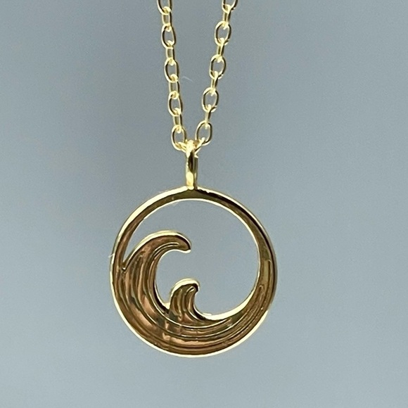 14k Gold Vermeil Ocean Wave Pendant and Chain - Picture 4 of 6